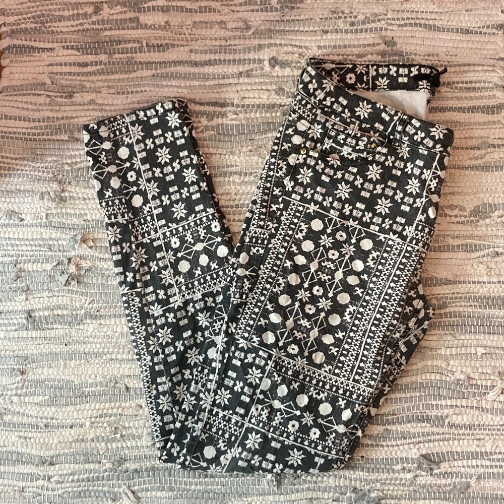 Y2K patterned low rise skinny pants
